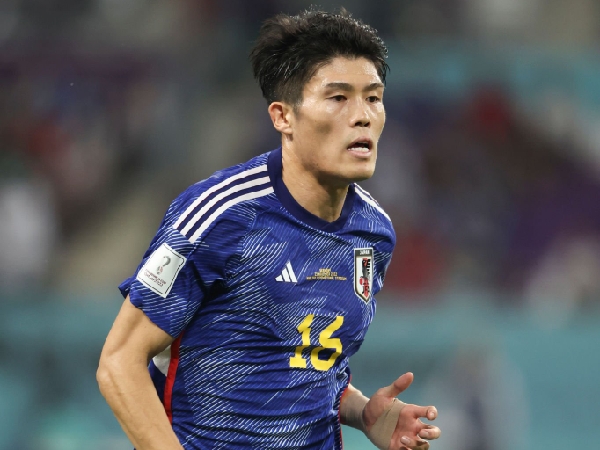 Juventus menginginkan Takehiro Tomiyasu