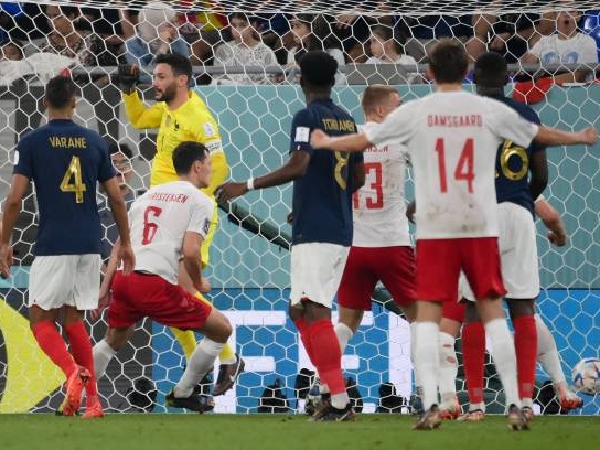 Denmark harus memenangkan pertandingan grup terakhir melawan Australia setelah kalah dari Prancis