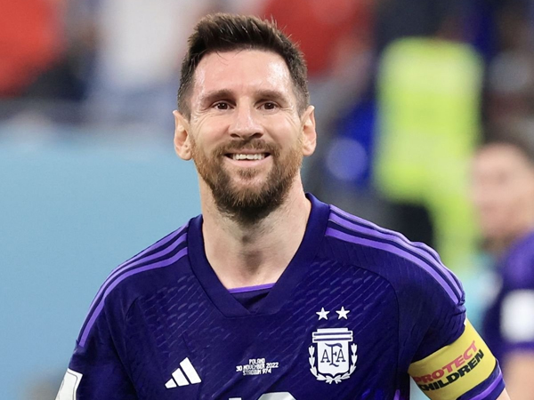 PSG Akan Beri Kontrak Baru Berdurasi Dua Tahun untuk Messi