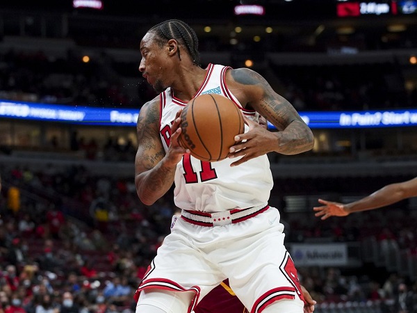 Los Angeles Lakers dikabarkan diskusi soal potensi pertukaran pemain dengan Chicago Bulls.
