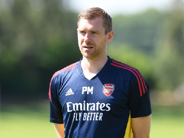 Per Mertesacker menjabat sebagai manajer akademi Arsenal