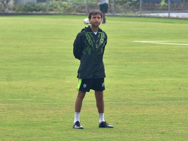 Pelatih Persib, Luis Milla