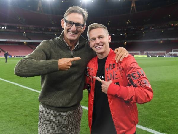 Oleksandr Zinchenko bersama legenda Arsenal, Tony Adams