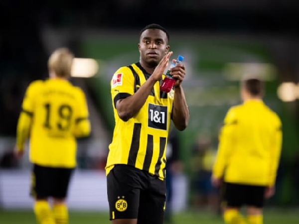 Sebastian Kehl ingin segera mendapat kejelasan soal masa depan Youssoufa Moukoko di Borussia Dortmund