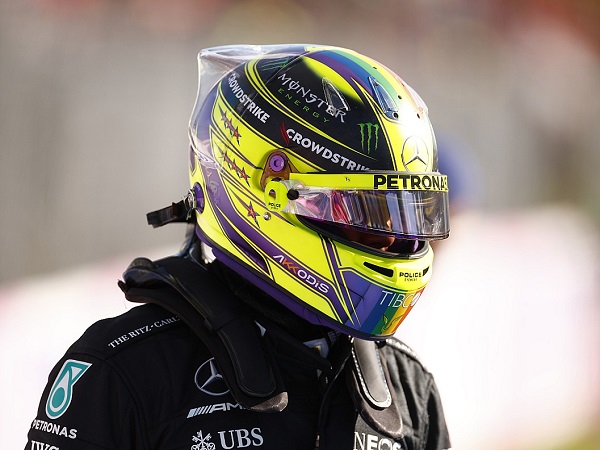 Lewis Hamilton berusaha keras lawan pikirannya untuk pensiun.