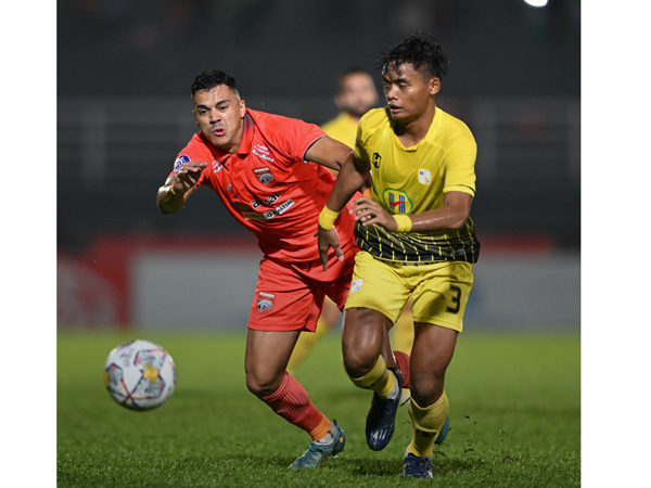 Penyerang Borneo FC, Matheus Pato gagal membobol gawang Barito Putera