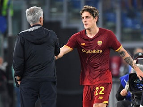Jose Mourinho Konfirmasi Bahwa Nicolo Zaniolo Ingin Tinggalkan AS Roma