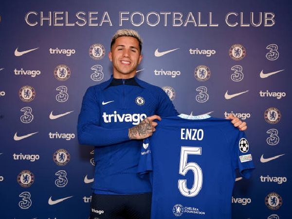 Enzo Fernandez diperkenalkan sebagai pemain baru Chelsea