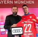 Joao Cancelo Bantah Dibujuk Leroy Sane untuk Gabung Bayern Munich