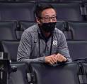 Joe Tsai Sengaja Tak Kirim Kyrie Irving ke Lakers
