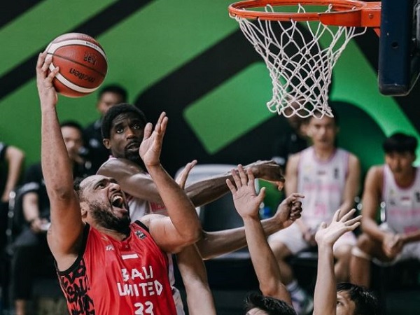 Center Bali United Basketball, Dior Lowhorn. (Images: IBL)