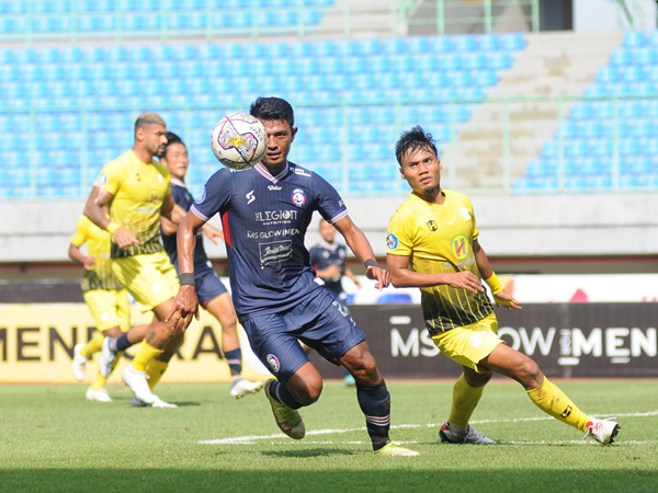 Penyerang Arema FC, Dedik Setiawan