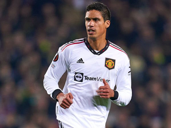 Bek Manchester United, Raphael Varane.