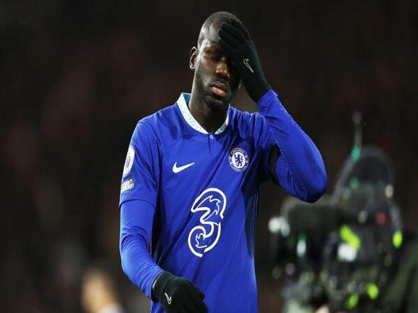 Kalidou Koulibaly berkomentar terkait masa depan kariernya di Chelsea yang baru seumur jagung / via Getty Images