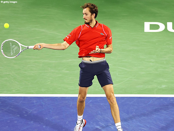 Berduel Di Dubai, Daniil Medvedev Sebabkan Kekalahan Pertama Musim 2023 Bagi Novak Djokovic