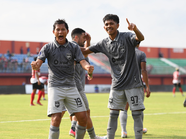 Gelandang Borneo FC, Adam Alis merayakan gol ke gawang Madura United
