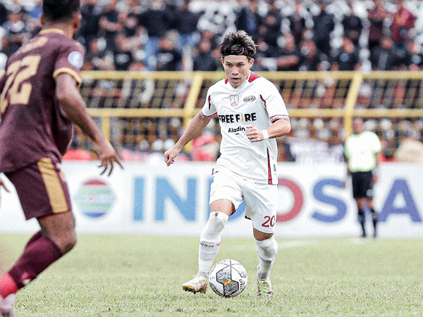 Gol Ryo Matsumura ke gawang PSM Makassar belum mampu menyelamatkan Persis Solo dari kekalahan