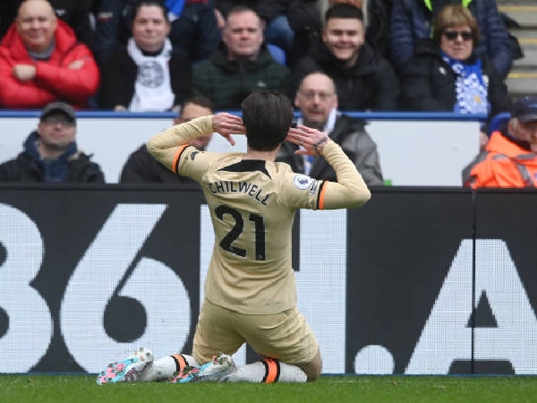 Ben Chilwell merayakan gol ke gawang mantan timnya Leicester City