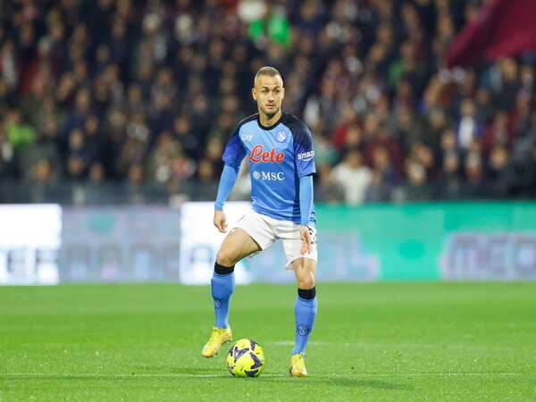 Stanislav Lobotka mengenang masa-masa sulitnya saat baru pertama kali bergabung dengan Napoli tiga tahun silam / via Getty Images