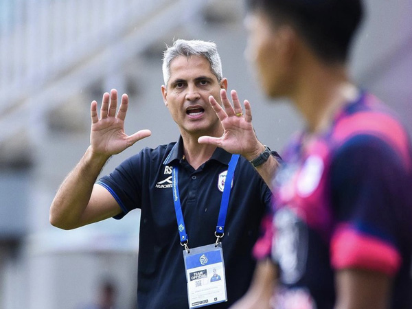Pelatih Rans Nusantara FC, Rodrigo Santana siap dipecat manajemen
