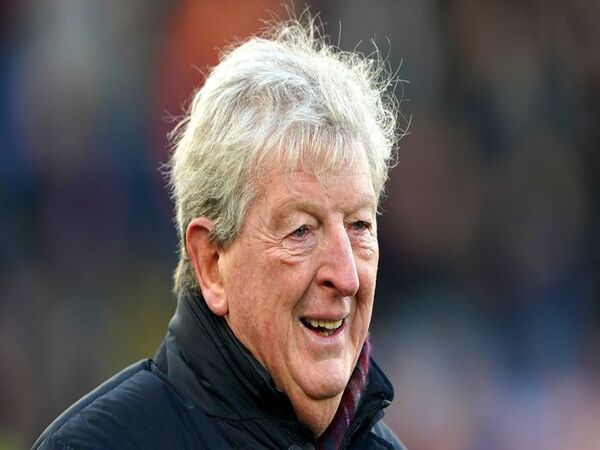 Roy Hodgson rela keluar dari masa pensiunnya untuk kembali menukangi Crystal Palace hingga akhir musim / via Getty Images