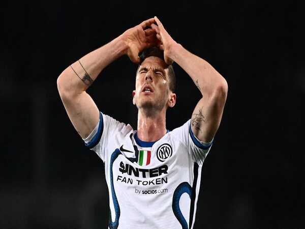 Robin Gosens sama sekali tak menyesali keputusannya yang hengkang dari Atalanta untuk bergabung ke Inter Milan setahun silam / via Getty Images