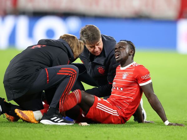Tak bisa ke performa terbaik pasca cedera serius, kondisi kebugaran Sadio Mane bikin khawatir manajemen Bayern Muenchen / via Getty Images