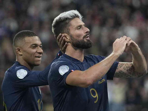 Kylian Mbappe dan Olivier Giroud