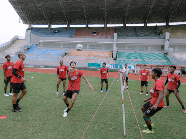 Latihan recovery Persebaya Surabaya untuk menatap laga kontra PSIS Semarang