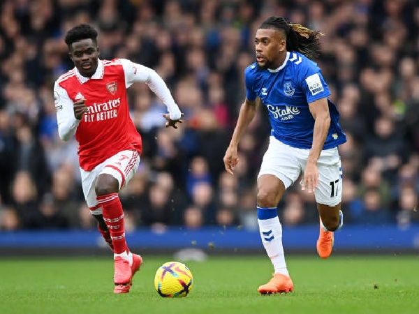 Alex Iwobi pindah dari Arsenal ke Everton