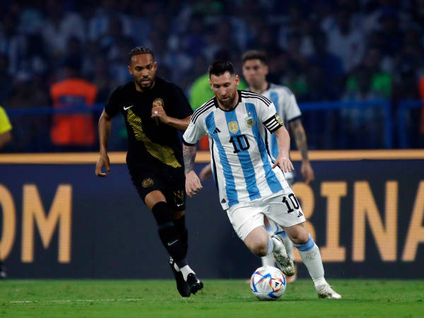 Messi Buat Sejarah! Jadi Pemain Ketiga yang Cetak 100 Gol Internasional