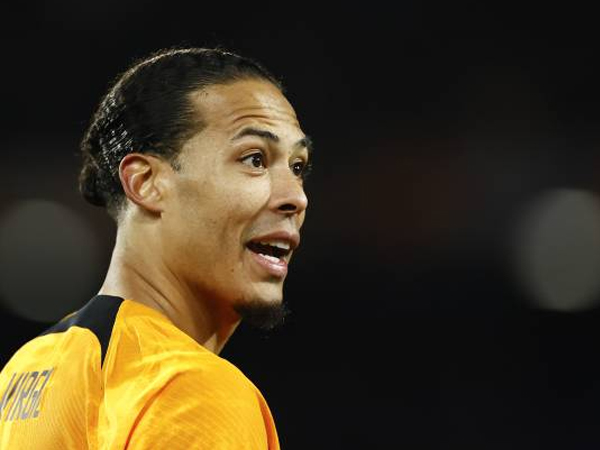 Van Dijk Tanggapi Kritik Keras dari Marco van Basten dan Ruud Gullit