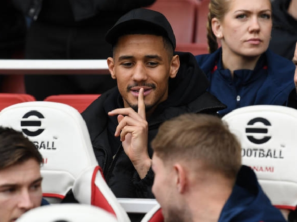 Bek Arsenal, William Saliba, mengalami masalah punggung