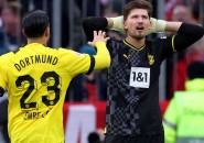 Edin Terzic Maklumi Kesalahan Gregor Kobel Saat Dortmund Ditekuk Bayern