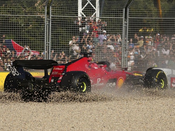 Charles Leclerc kecewa berat tidak bisa raup poin di GP Australia.