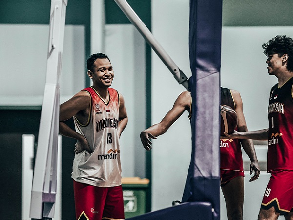 Pemain Timnas Basket Indonesia sedang berlatih. (Foto: Perbasi)