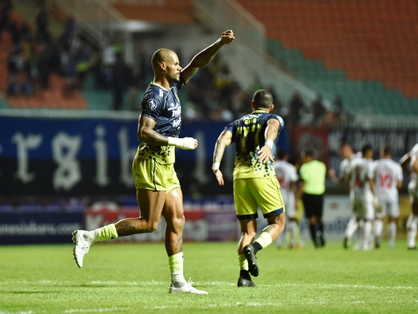 David da Silva ketika merayakan gol Persib