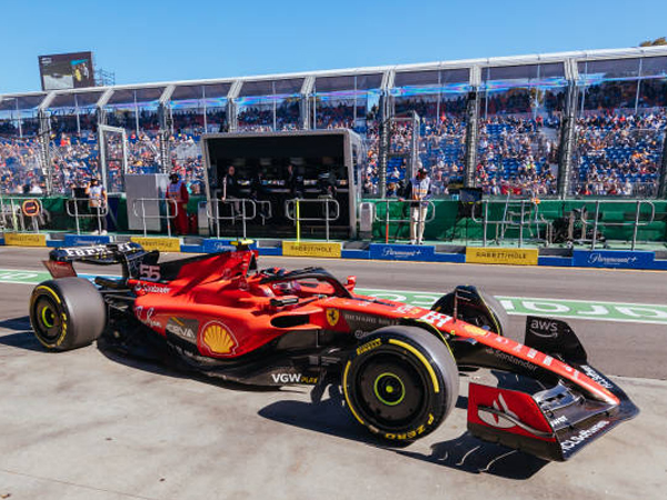 Ferrari Akan Ajukan Banding Terkait Penalti Carlos Sainz