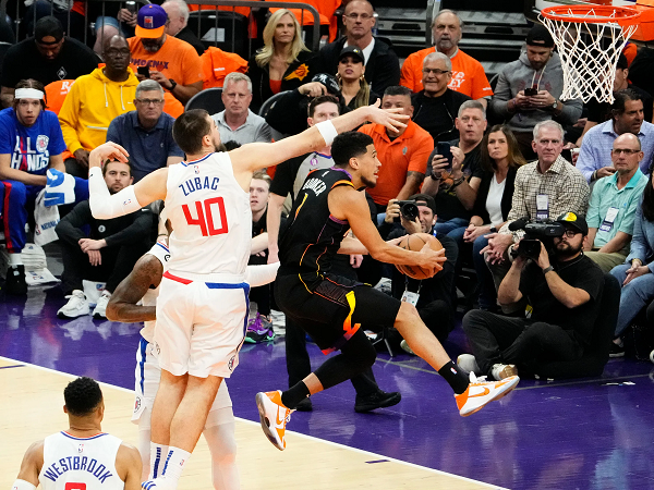 Phoenix Suns hentikan perjalanan Los Angeles Clippers dari babak playoff.