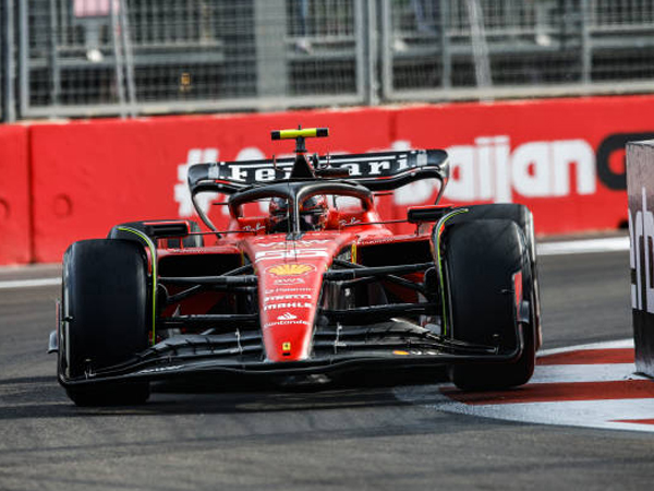 Carlos Sainz Tampil Buruk di GP Azerbaijan, Bos Ferrari Beri Pembelaan