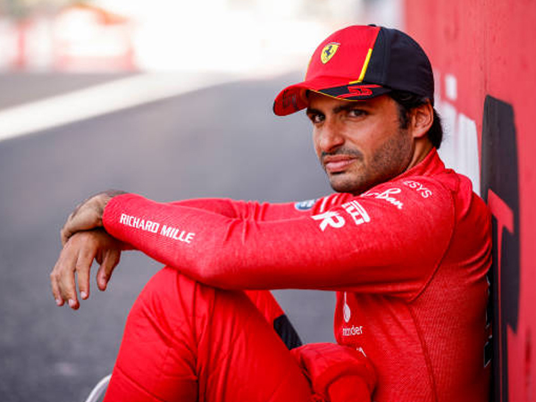 Carlos Sainz Optimis Ferrari Takkan Kesulitan di Grand Prix Miami ...