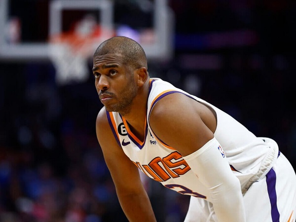 Phoenix Suns diprediksi akan cari cara untuk berpisah dengan Chris Paul.