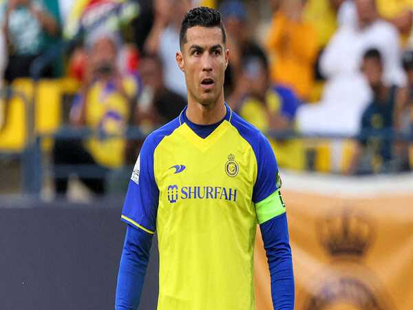 Cristiano Ronaldo disebut sudah tak kerasan bermain untuk Al-Nassr dan mempertimbangkan opsi untuk kembali ke Eropa musim panas ini / via Reuters