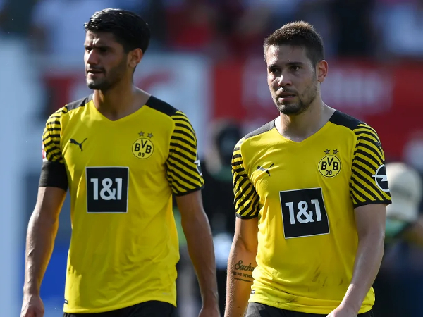 Raphael Guerreiro dan Mahmoud Dahoud tinggalkan Borussia Dortmund musim panas ini setelah kontraknya berakhir