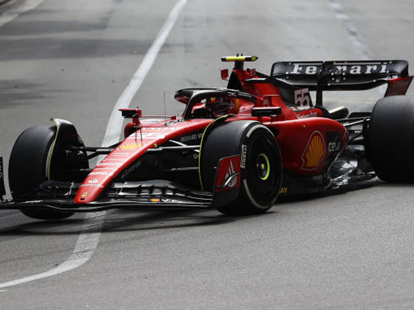 Carlos Sainz Ingin Masa Depannya di Ferrari Rampung Sebelum Tahun Depan