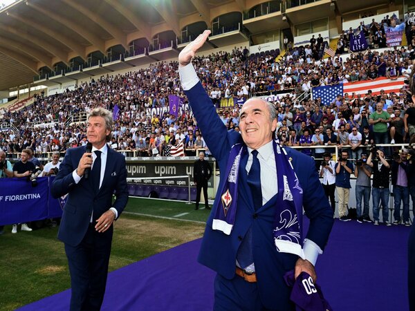 Menjejak dua partai final di dua kompetisi berbeda musim ini, Rocco Commisso mengaku sedikit terkejut dengan kemajuan pesat Fiorentina / via AP Photo