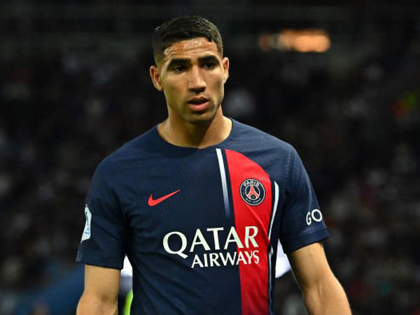 Bek sayap PSG, Achraf Hakimi.