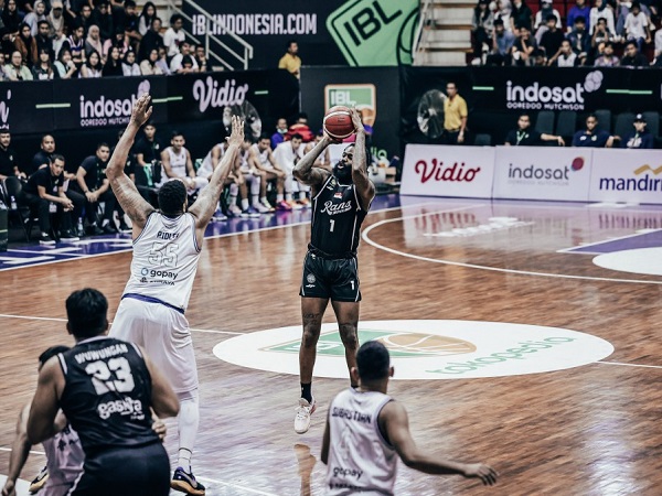 Bambang Asdianto tidak puas dengan performa Rans PIK Basketball saat menang lawan Bumi Borneo.