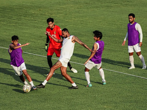 Latihan Persik Kediri jelang melakoni pertandingan di Liga 1