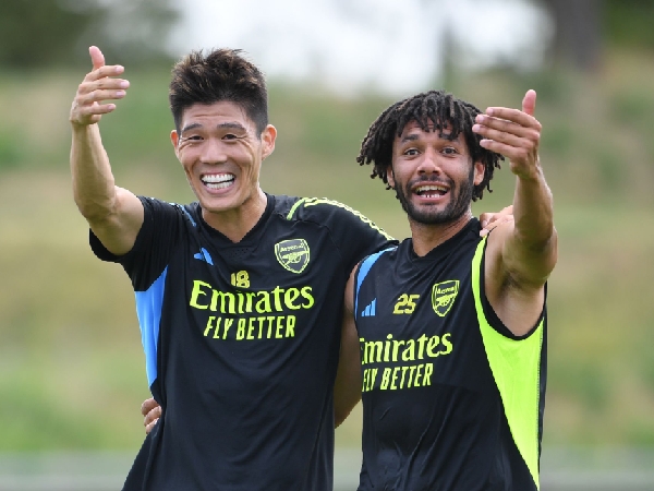 Takehiro Tomiyasu dan Mohamed Elneny berlatih bersama Arsenal